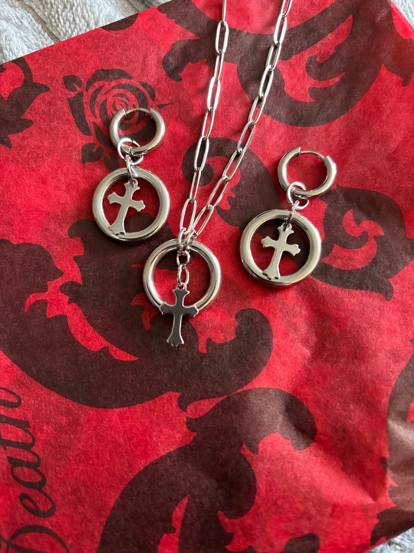 Saint Set